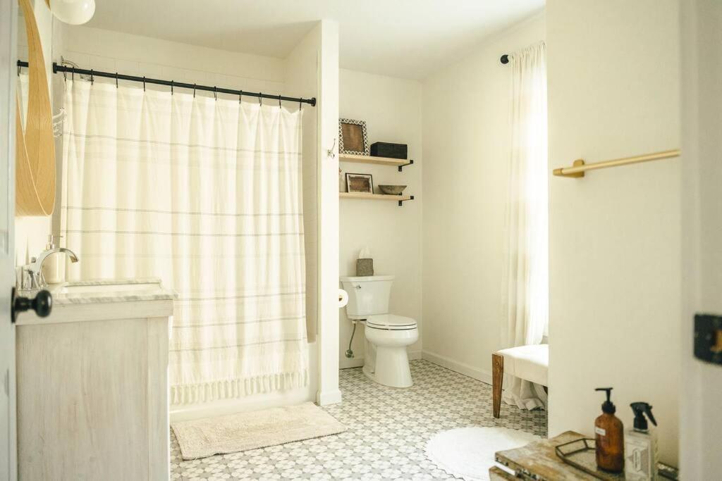 Cozy Cottage, Hot Tub, Fire Pit, 15Min To Hudson And Hiking Catskill Exterior photo