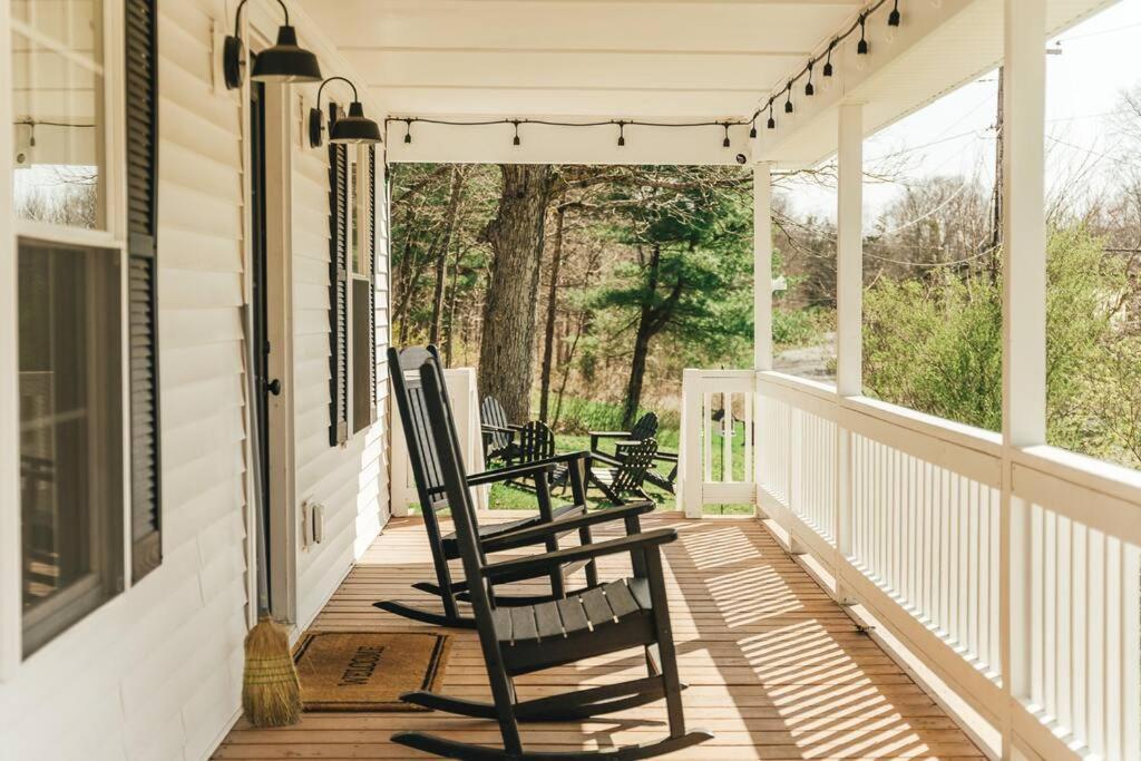 Cozy Cottage, Hot Tub, Fire Pit, 15Min To Hudson And Hiking Catskill Exterior photo
